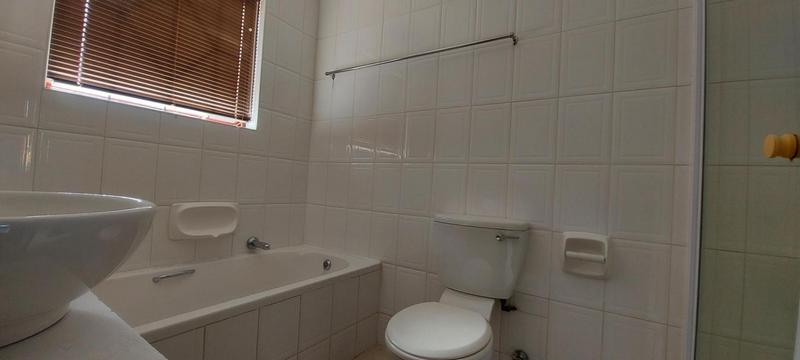 To Let 2 Bedroom Property for Rent in Vredekloof East Western Cape